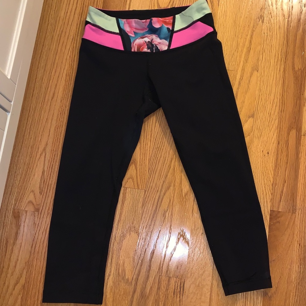 Cropped Lululemon leggings size 4!
